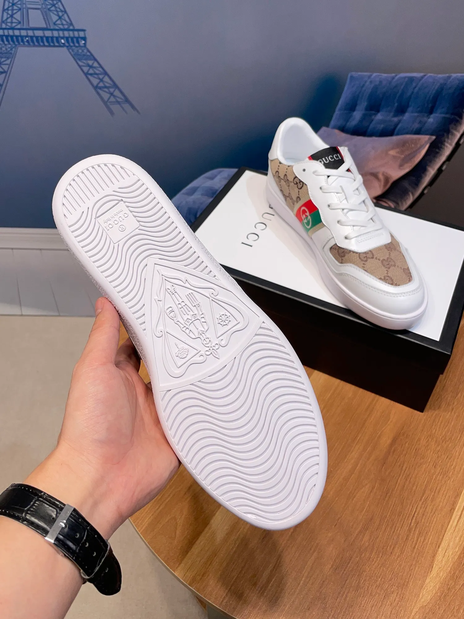 Factory price: 400💰New model is here again! [Gucci Sports Men's Shoes] Gucci fashionable casual men's shoes🇨🇳Original 1:1 mold opening, new model debuts first💯Not high-profile but avant-garde, simple, low-key and fashionable, super versatile style🌿Made of original cowhide with cloth➕Sheepskin lining🎋The version is comfortable on the feet, first-class workmanship🍍Size 38-44